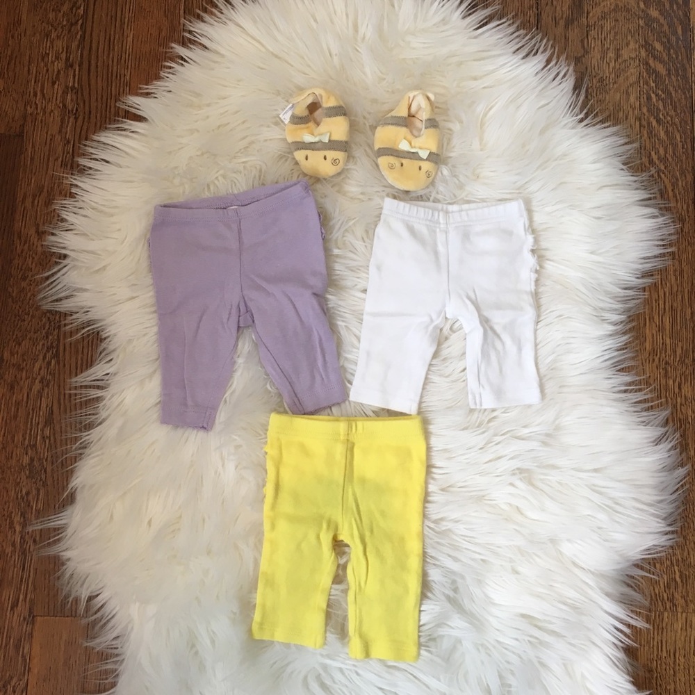 Lot of newborn pants: 3 pairs. Plus booties